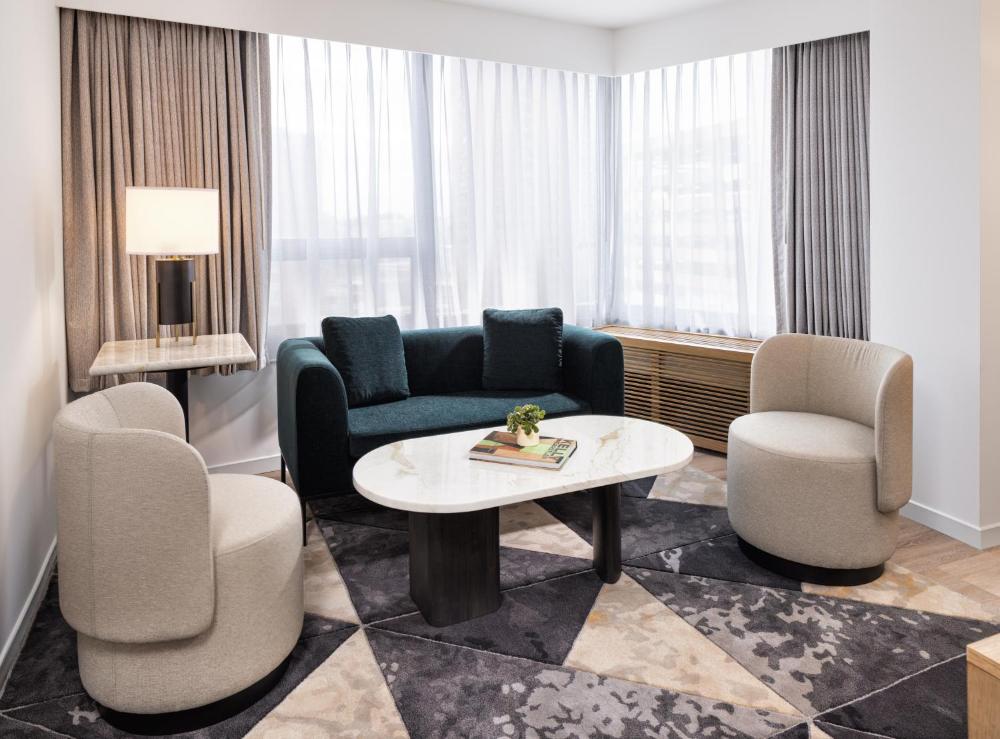 St. Anthony Jr. Suite, Club lounge access, Junior Suite interior
